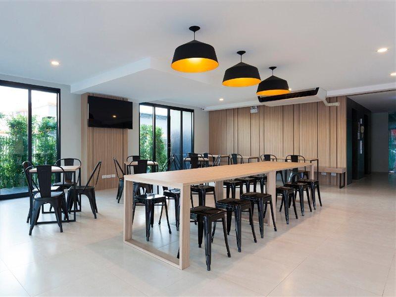 อีซี่โฮเทล 2 Hotel Lamphun Buitenkant foto