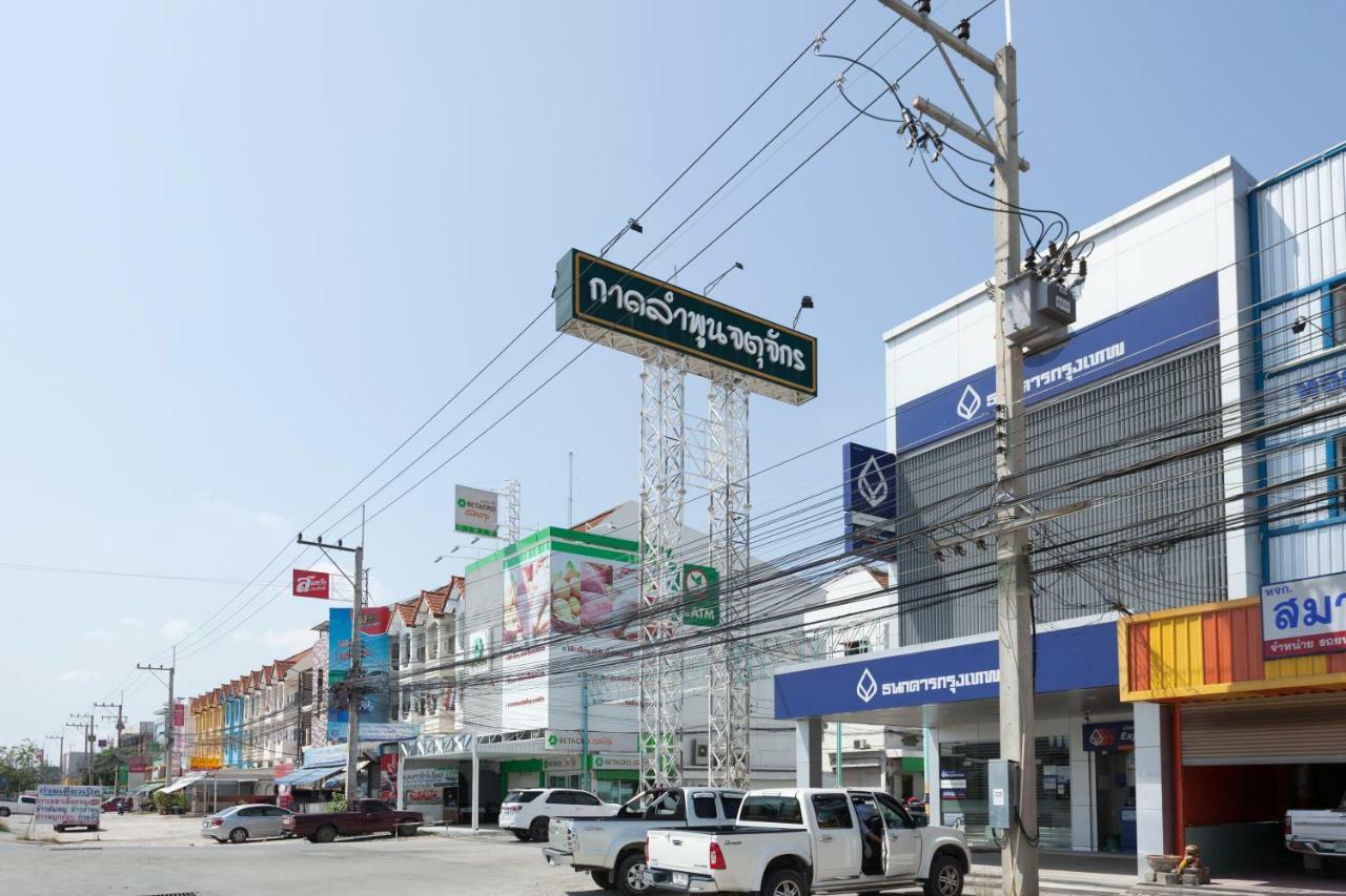 อีซี่โฮเทล 2 Hotel Lamphun Buitenkant foto