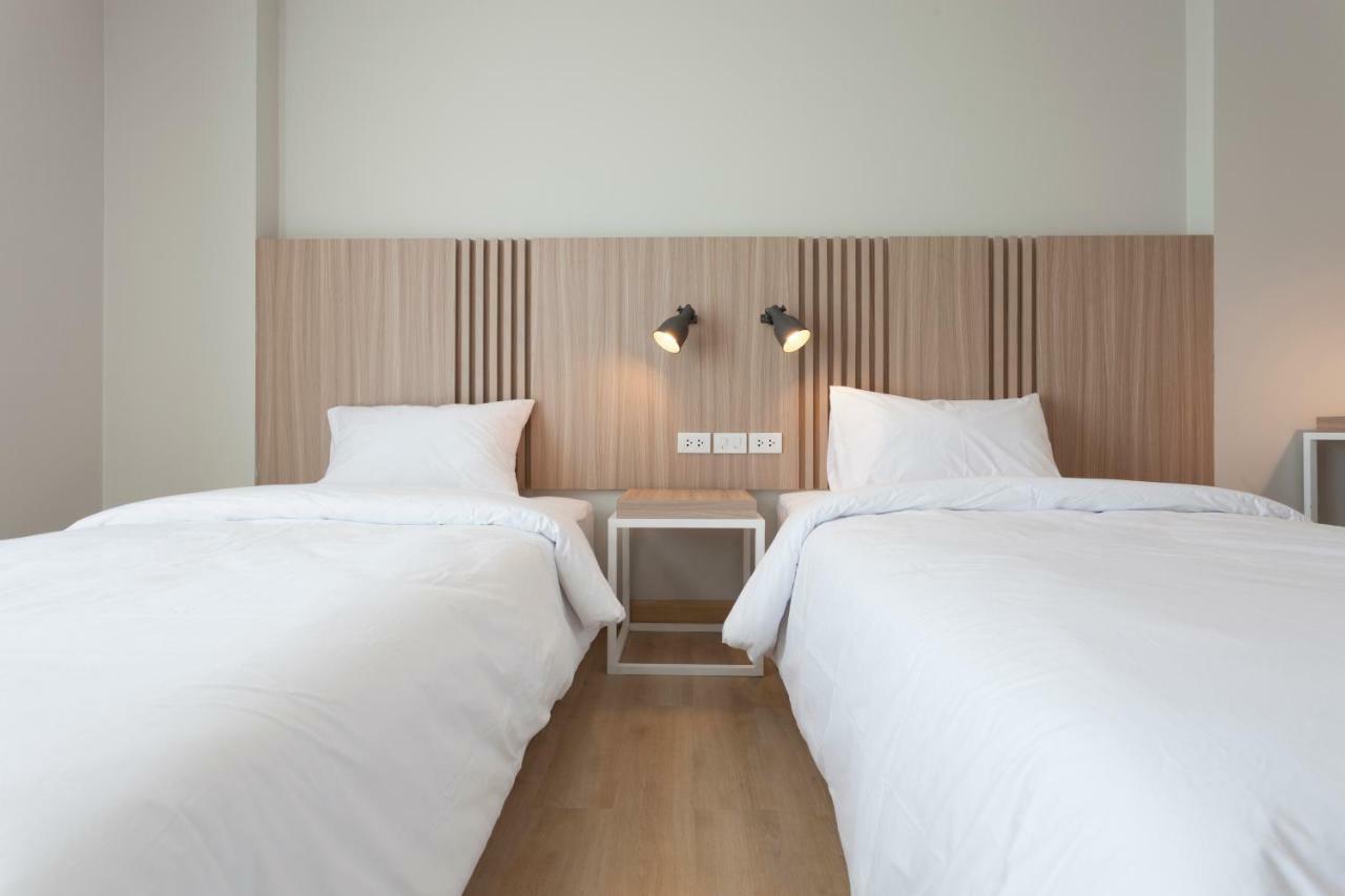 อีซี่โฮเทล 2 Hotel Lamphun Buitenkant foto